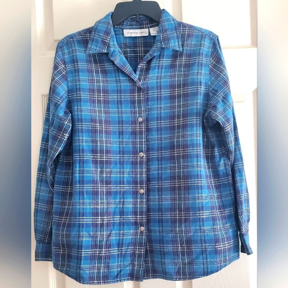 Vicroria Jones Blue Plaid Button-Up Shirt. Size M